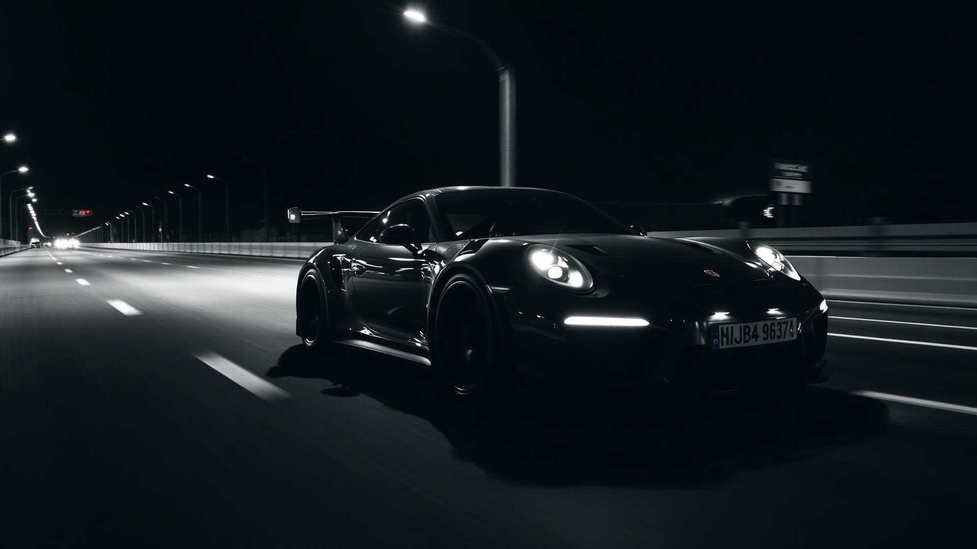Porsche GT3 RS in motion